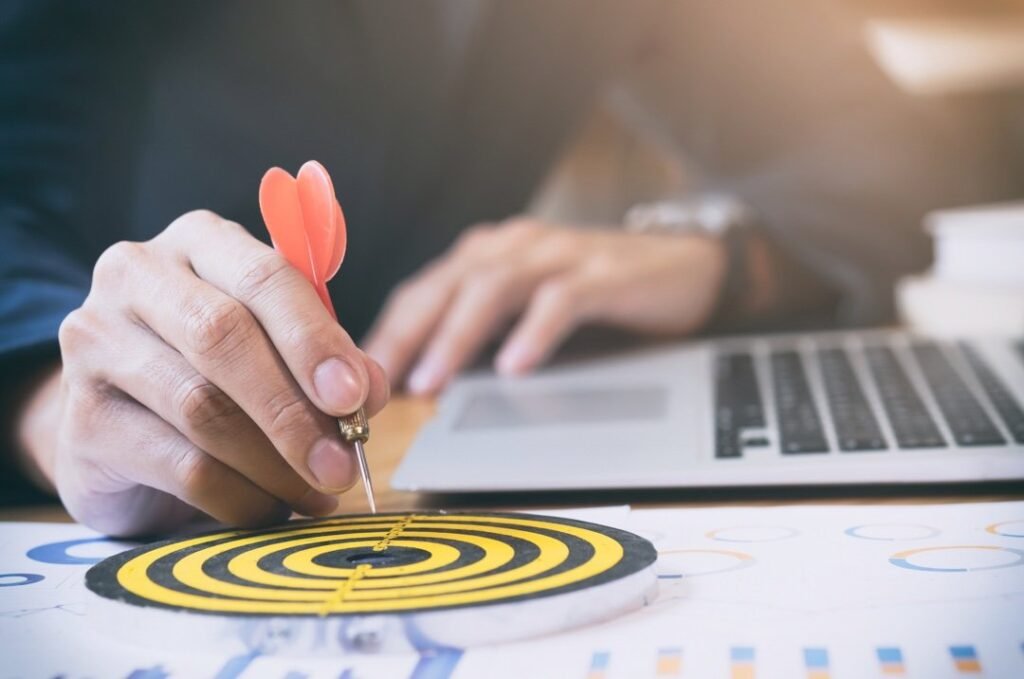 Definir metas é um componente fundamental para o sucesso profissional