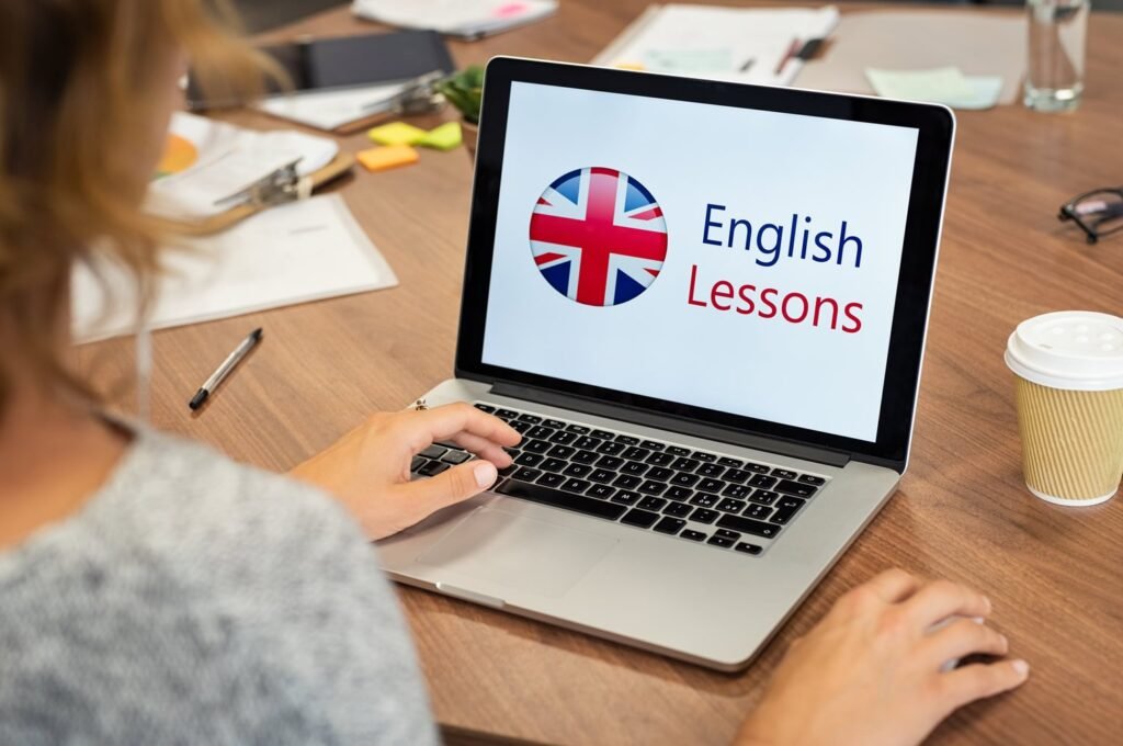 INGLÊS E EMPREGO: POR QUE SABER INGLÊS PODE PROPORCIONAR MAIS CHANCES DE CONSEGUIR UMA VAGA?