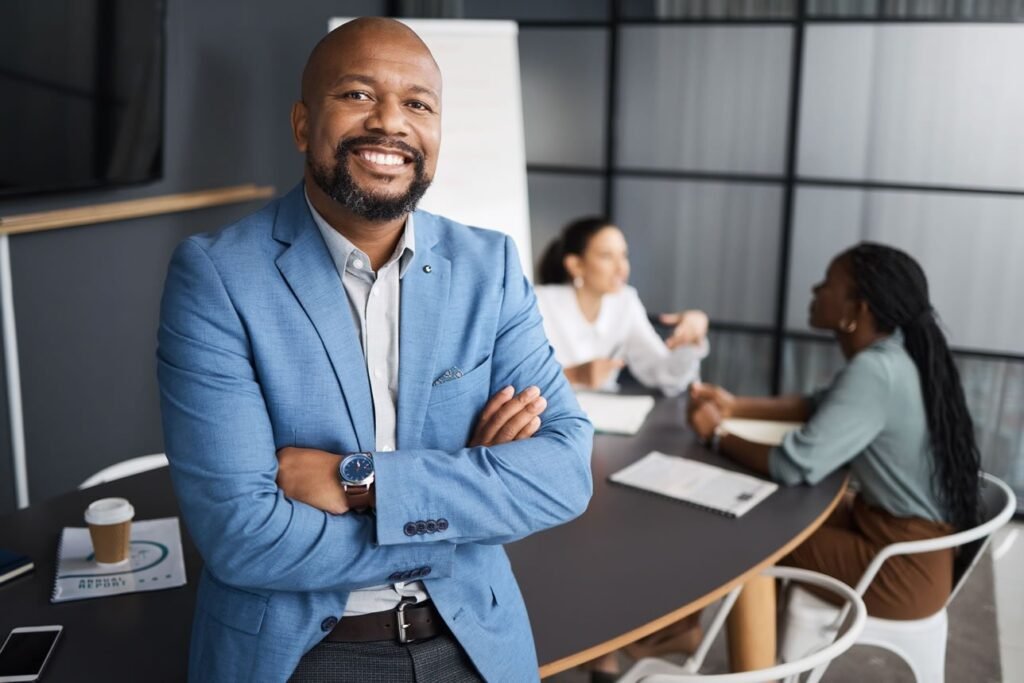 Líder ou gestor? As competências que diferenciam quem inspira